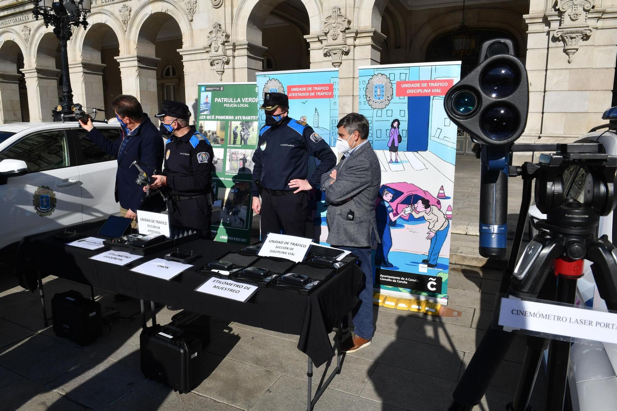 Presentación del nuevo equipamiento de la Policía Local