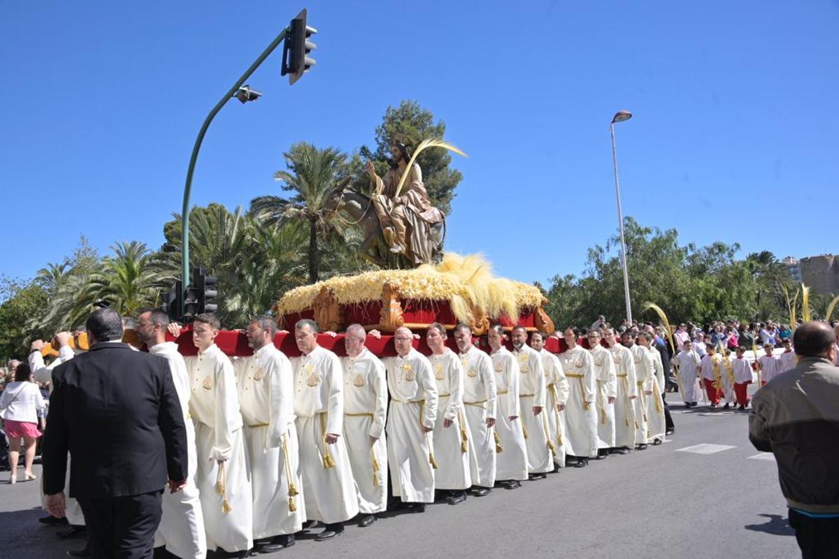 Pas de la Burreta durante la procesión del Domingo de Ramos de Elche hoy