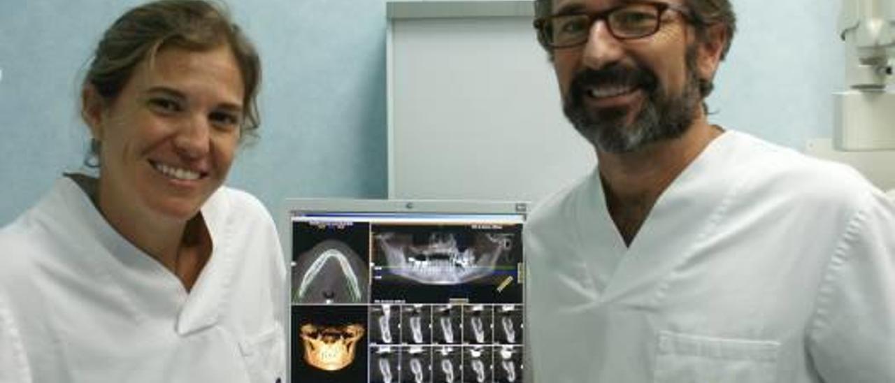 El doctor Beltrán, jefe del servicio de odontología y ortodoncia de Quirónsalud de Torrevieja.