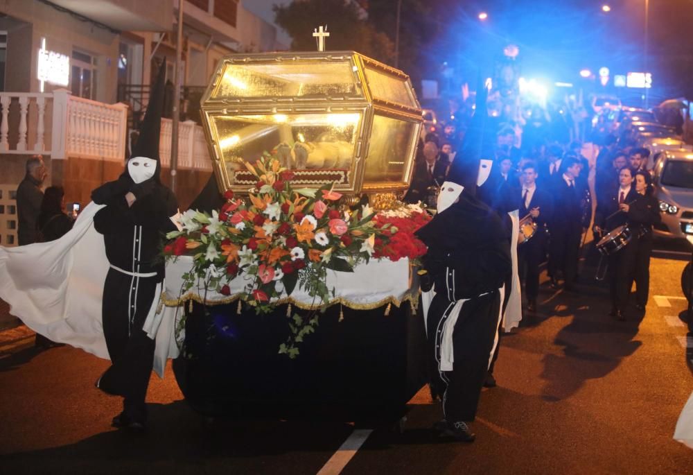 Con más incertidumbre de la esperada en un primer momento, a las 20.10 horas se daba inicio a la procesión