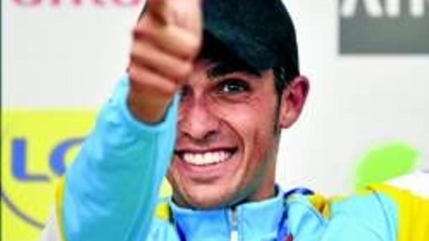 Alberto Contador es el primer líder al imponerse en el prólogo