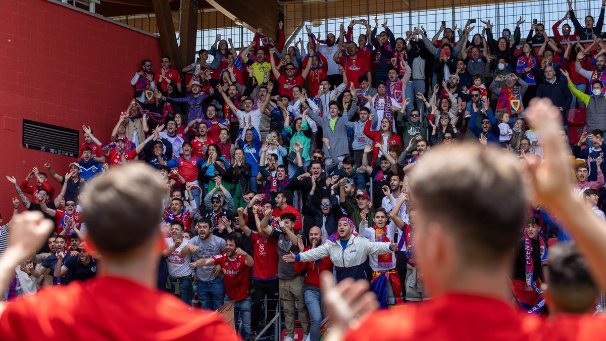 El CD Numancia asciende a Primera RFEF tras ganar al Ebro 2-0 y gracias a la derrota del Espanyol B.