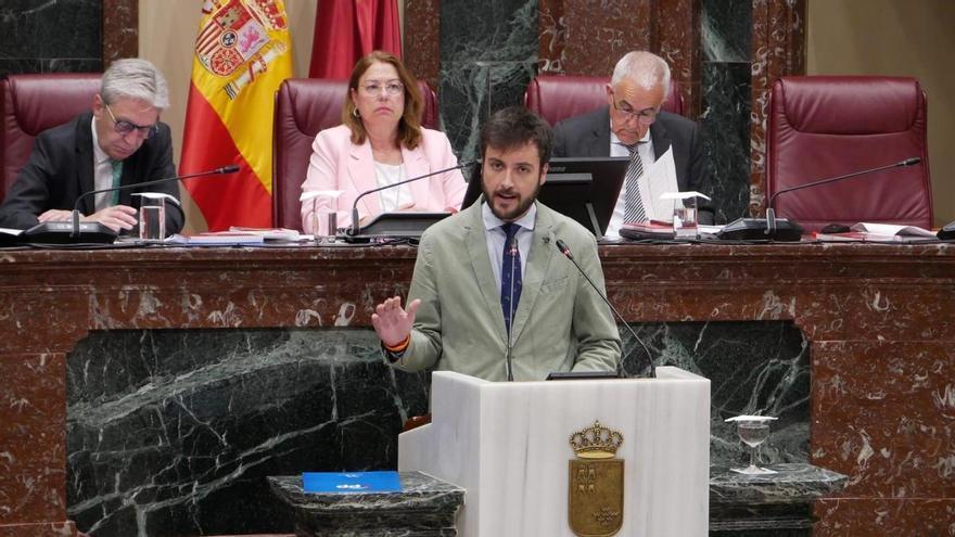 La Asamblea exige más examinadores de tráfico en la Región de Murcia