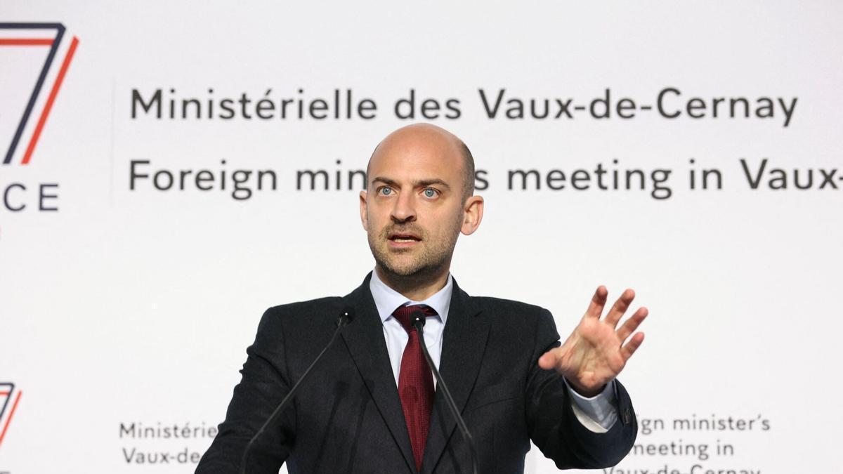 El ministro de Exteriores francés, Jean-Noel Barrot, durante una rueda de prensa en el G7.
