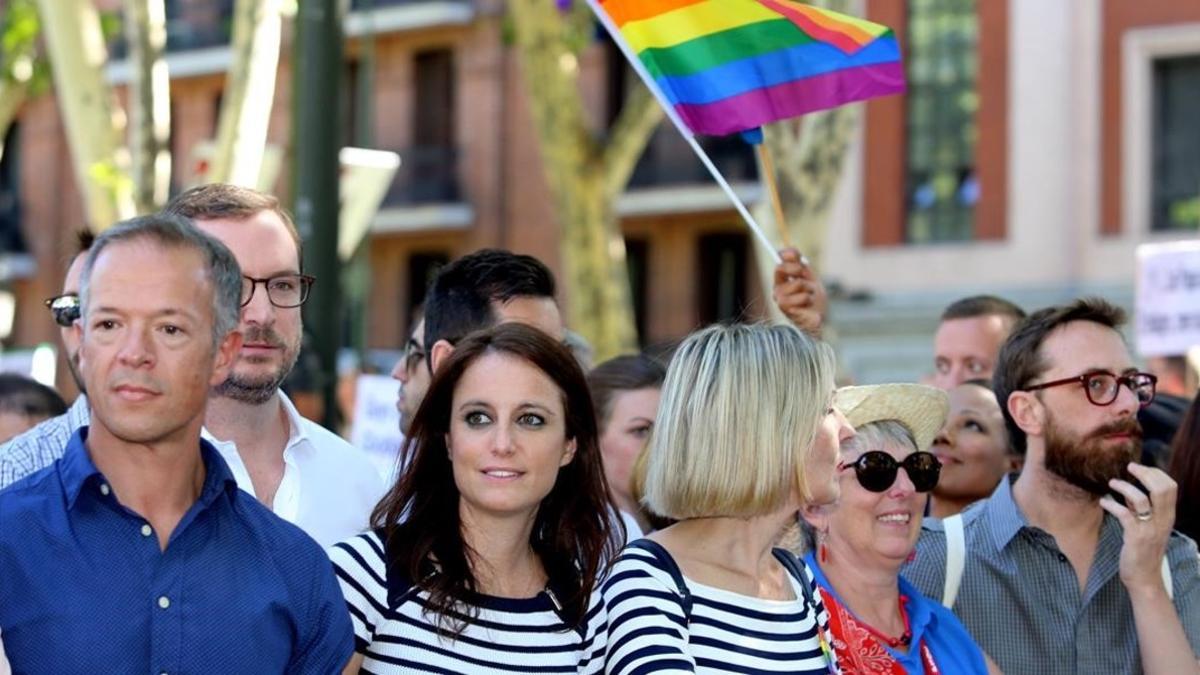 Andrea Levy, vicesecretaria de Estudios y Programas del PP, en la manifestación del Orgullo Gay en Madrid.