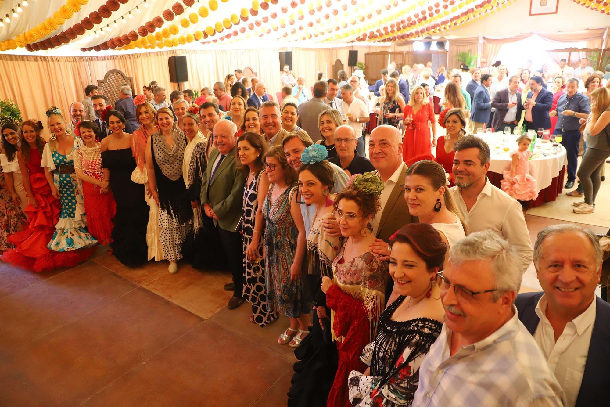 El Ayuntamiento da la bienvenida en el primer día de Feria
