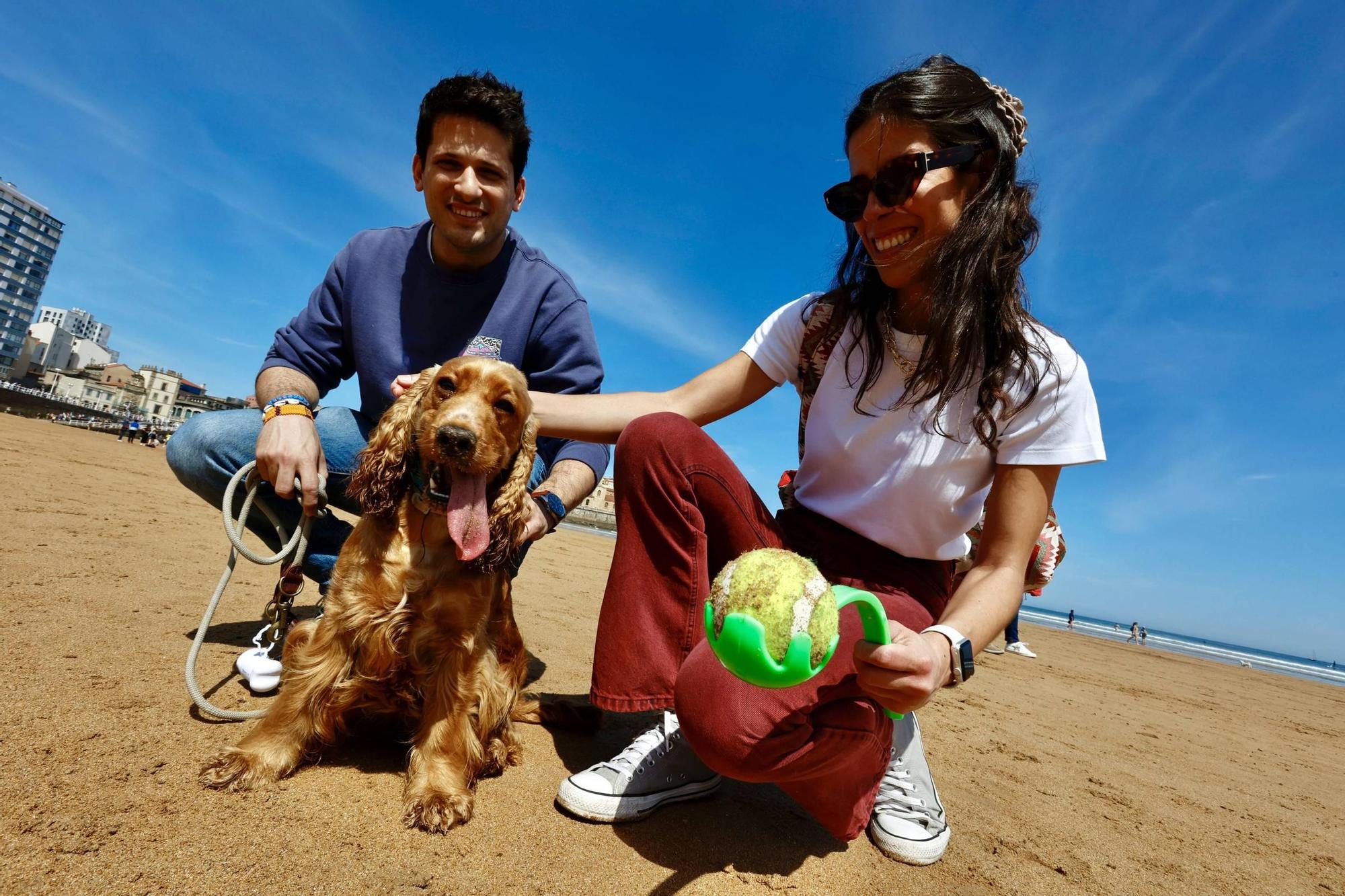 Ambiente playero en Gijón tras otra jornada de sol y calor (en imágenes)