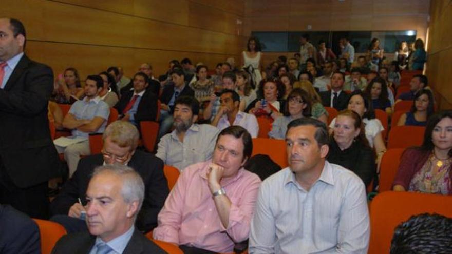 Participantes, ayer, en el I &#039;Foro Gran Canaria Cruise&#039;  iA. MARRERO