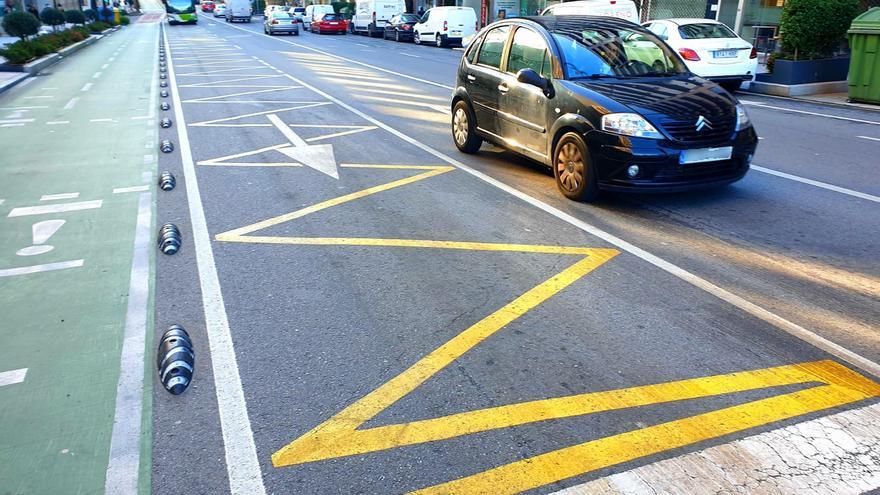 Un zigzag amarillo en Vigo que... ¿prohíbe circular?