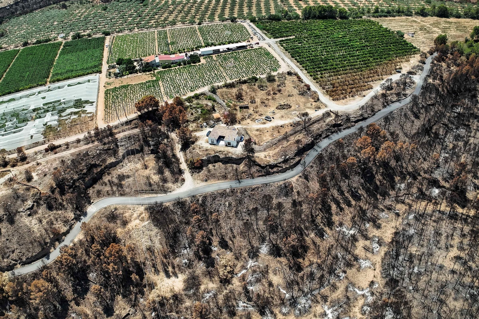 Les fotos de l'incendi de Paüls a vista de dron