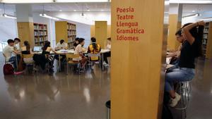 Estudiantes de bachillerato preparándose para la selectividad en junio del año pasado.