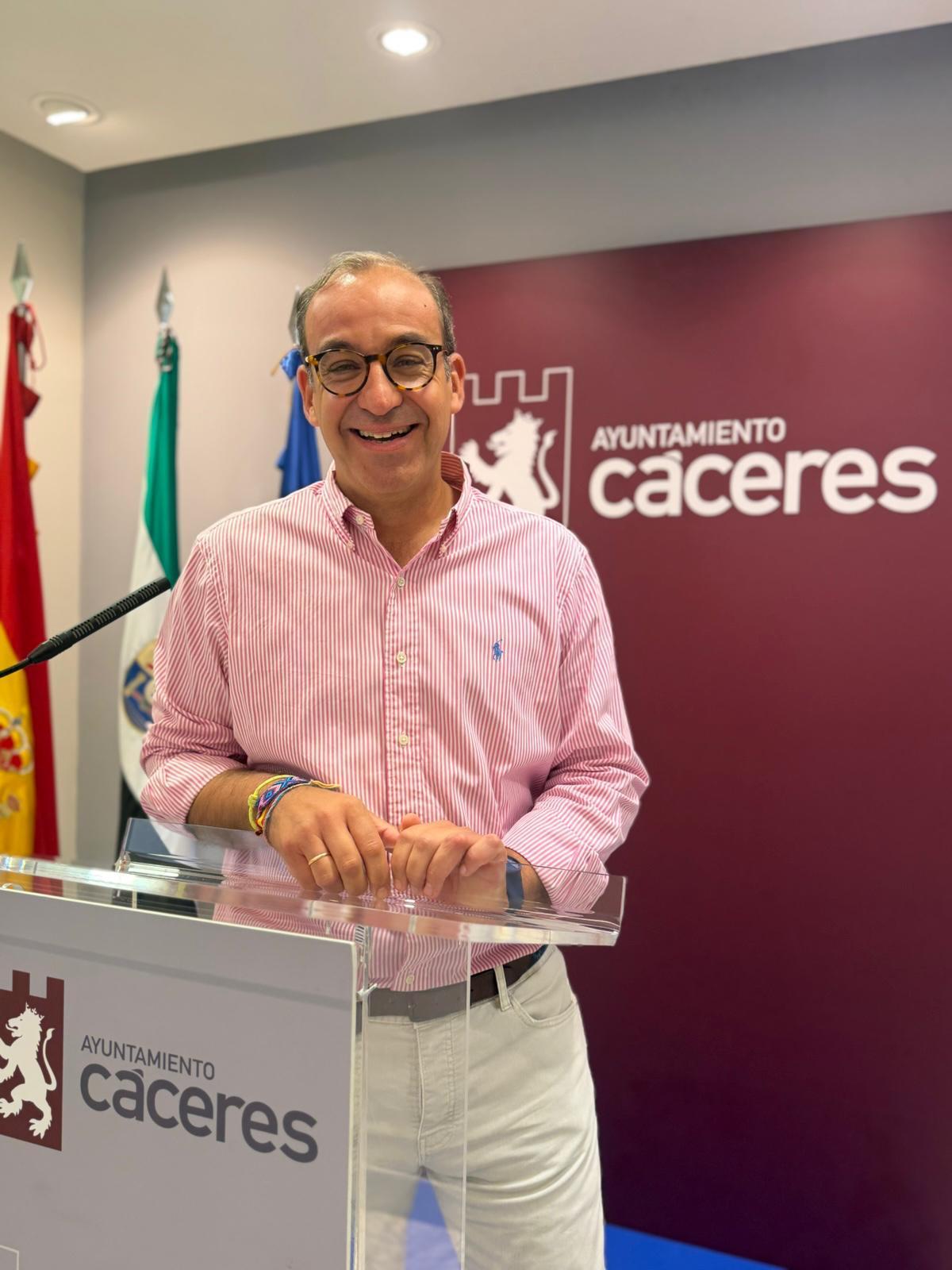 El alcalde de Cáceres, Rafa Mateos, tras la Junta de Gobierno Local.