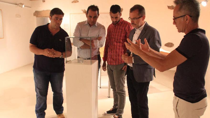 El Cabildo expone el proyecto de Chillida en la Casa Alta de Tindaya