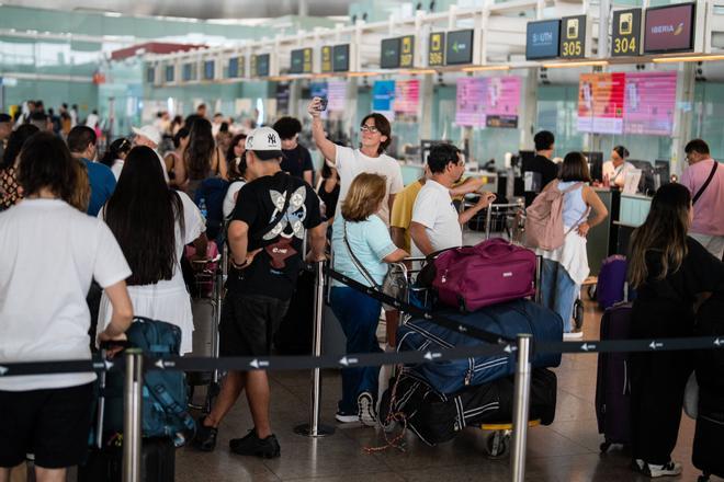 Los aeropuertos y aerolíneas piden que se suspenda el control fronterizo digitalizado de la UE ante el colapso que genera