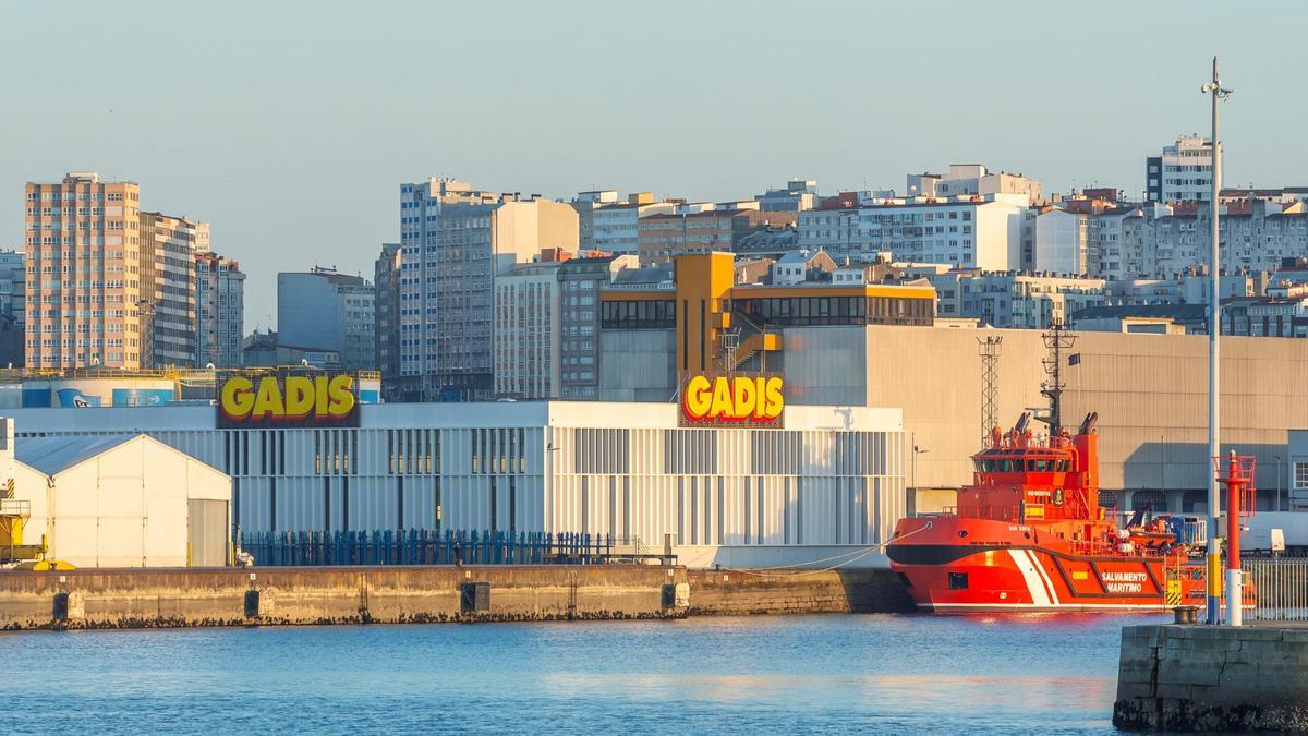 Nueva nave de Gadis en el muelle del Este de A Coruña.