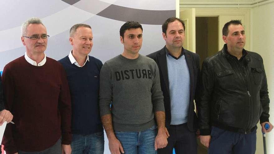 Xabier Oviedo, Rafael R. Villarino, Francisco Pazos y Luis Pascual, ayer en las sede del PSOE. // I.Osorio