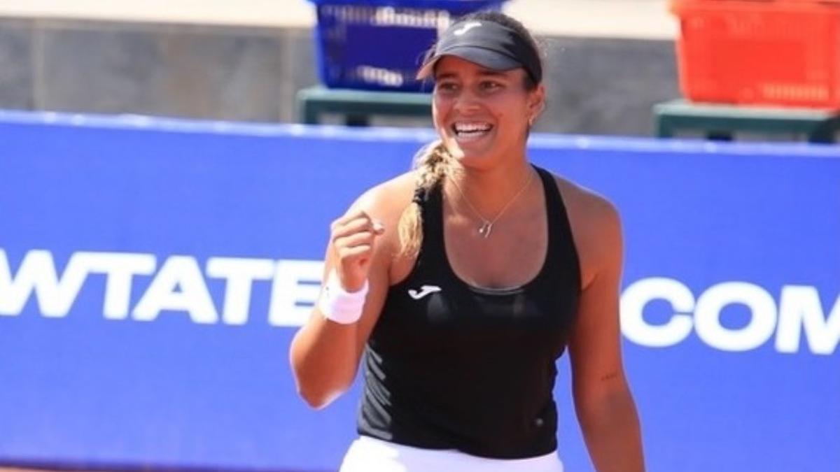 Jéssica Bouzas celebra la consecución de un punto en Antalya.