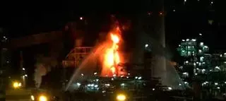 Fuego en la refinería de A Coruña: Un trabajador, herido leve tras el incendio en una unidad de crudo