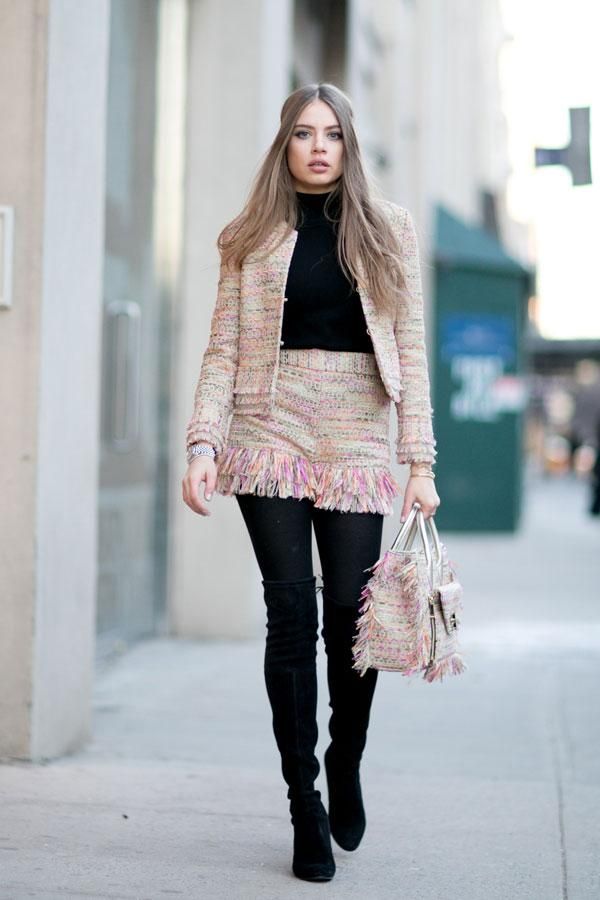 Botas altas con medias y shorts