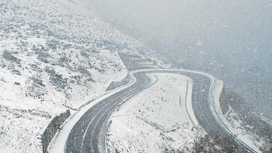 Demà arriba una dura onada de fred que portarà ventades i neu al Pirineu