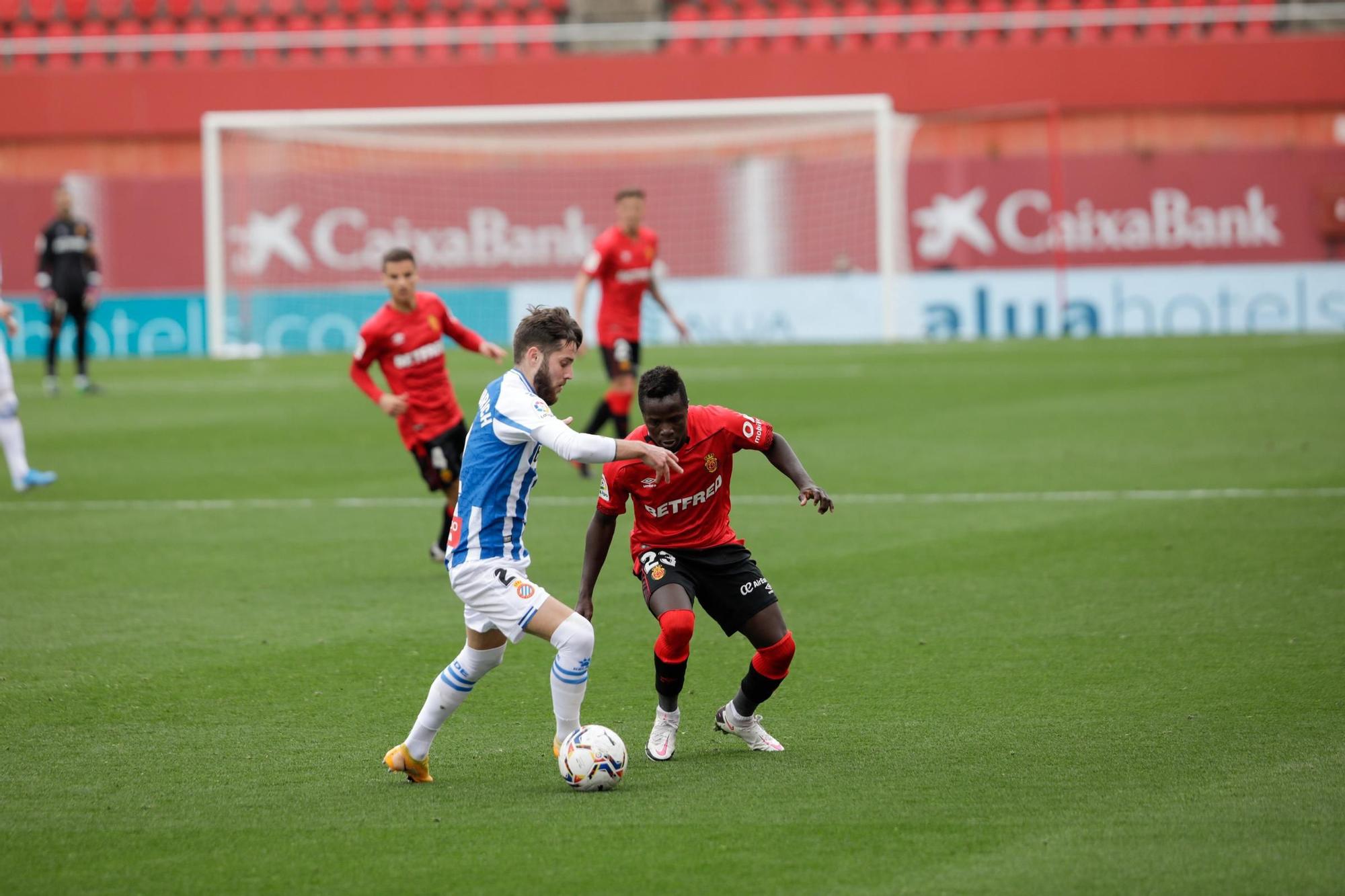 El Mallorca perdona al Espanyol y pierde