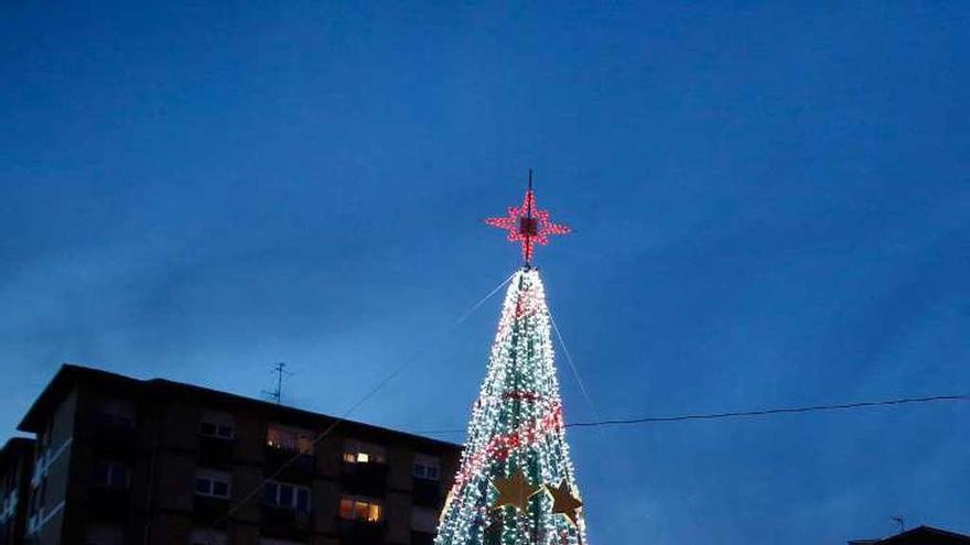 El árbol de Navidad instalado en Las Vegas.