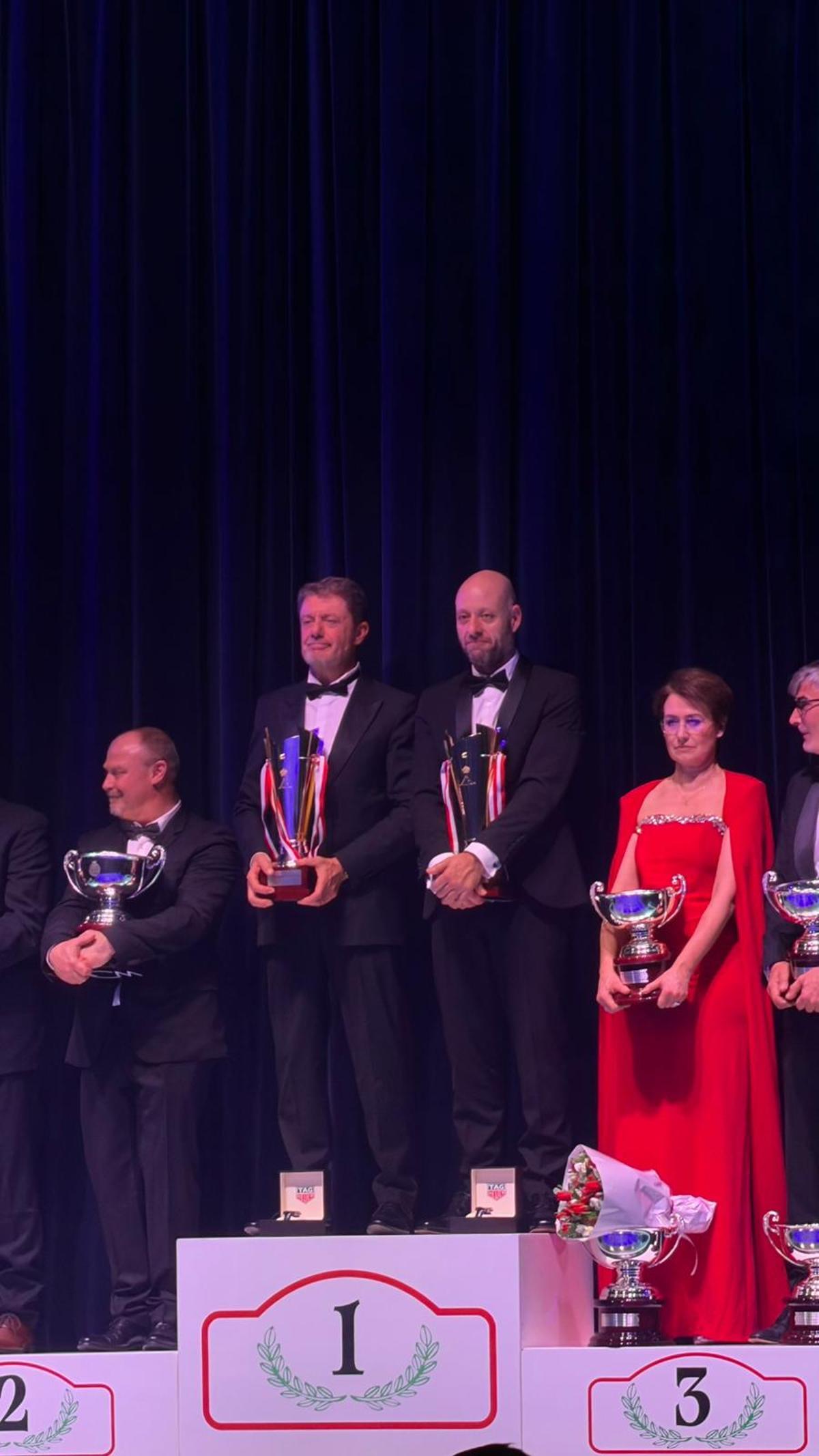 Lluis Climent en lo más alto del podio.