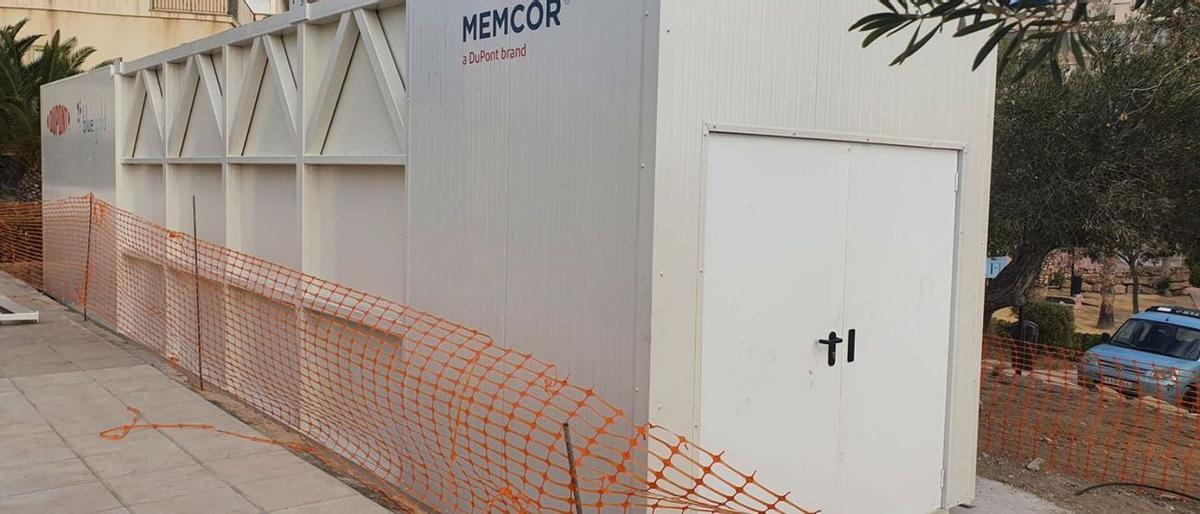 Depuradora a la que está conectada el complejo, y que se amplió para poder abrir los apartamentos