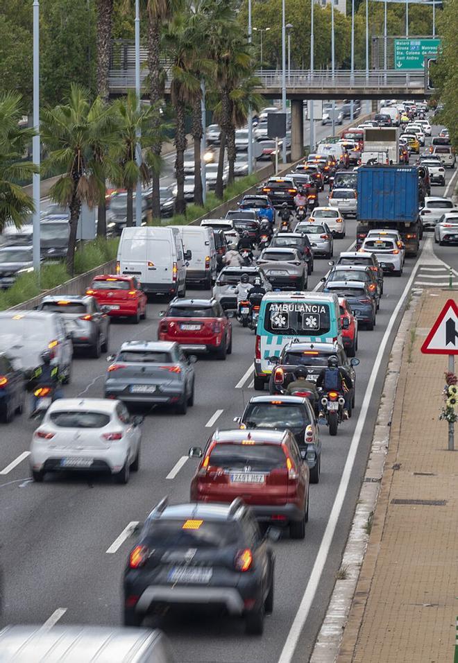 Tráfico en Barcelona y Catalunya, en directo: retenciones, accidentes e incidencias en Rodalies y transporte público