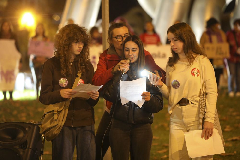 Sagunt grita contra la violencia machista el 25N