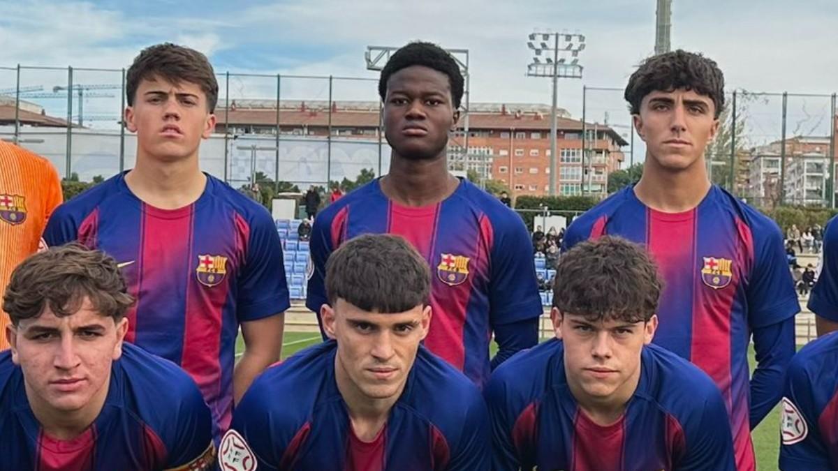 Baba está arriba entre Roberto Tomás y Pedro Villar