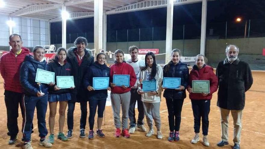 Equipo femenino ganador en el CCD Sanxenxo. // FdV