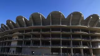 Miguel Zorío señala que el Nou Mestalla "sólo tendría asientos para la zona VIP" en el segundo anillo y el resto del público "no tendría un mísero asiento de plástico”