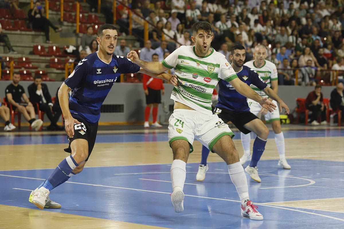 Las imágenes del derbi entre el Córdoba Futsal y el Betis en Vista Alegre