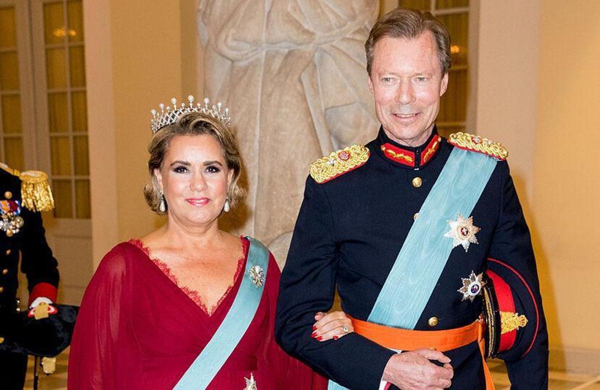 Los Grandes Duques de Luxemburgo cuando anunciaron en 2024 que le sucederían en el trono el príncipe heredero Guillermo y su esposa la princesa Stéphanie