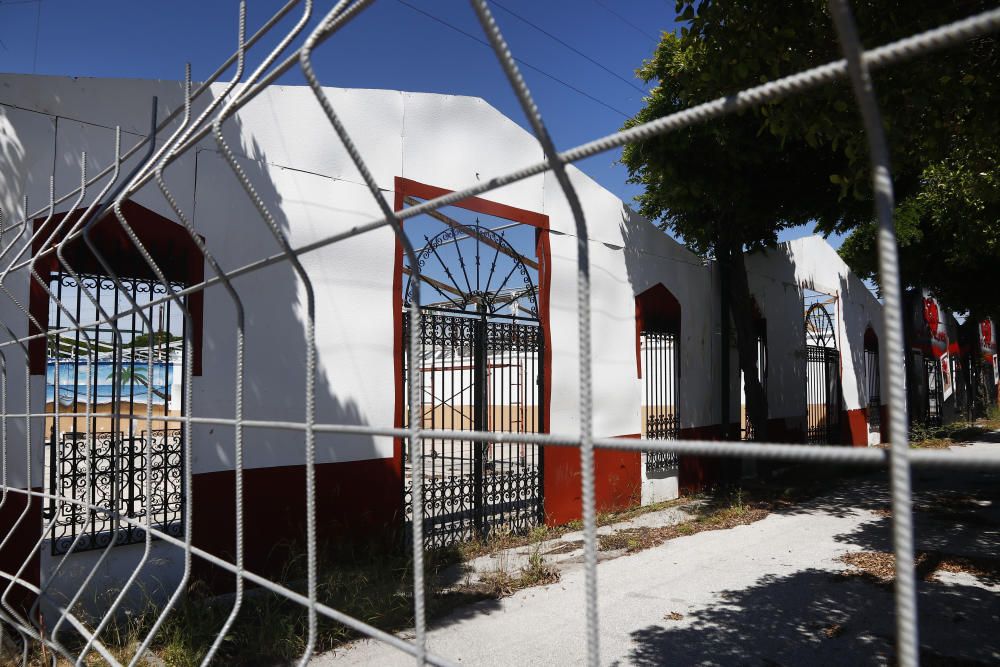 Un paseo por el Cortijo de Torres con el debate de celebración de la Feria fondo