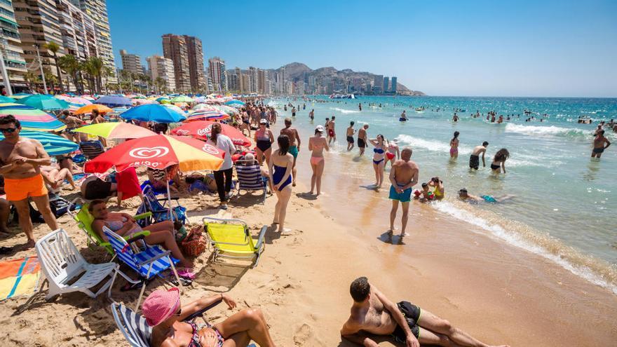 Benidorm cierra julio con una caída de dos puntos en la ocupación hotelera