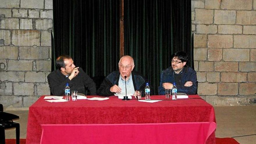 Climent Forner presenta els escrits al Full a Solsona