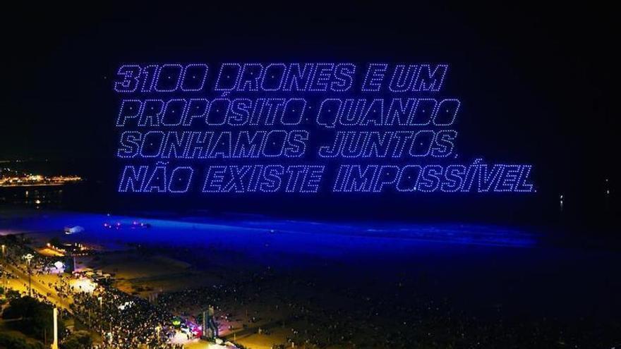 Rècord Guiness per a l'empresa gironina Flock Drone Art Studio per fer la frase més llarga escrita amb drons
