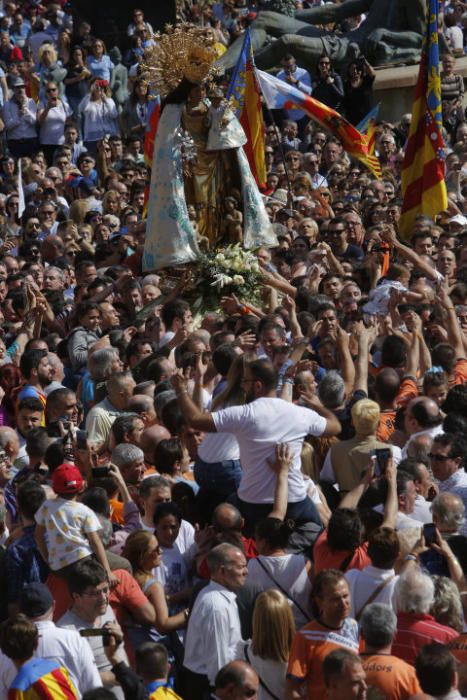 Día de la Virgen de los Desamparados: Traslado de la Mare de Déu