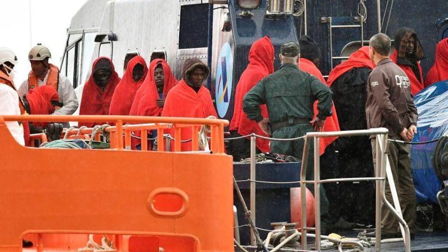 Rescatan una segunda patera con nueve magrebíes cerca a la costa granadina