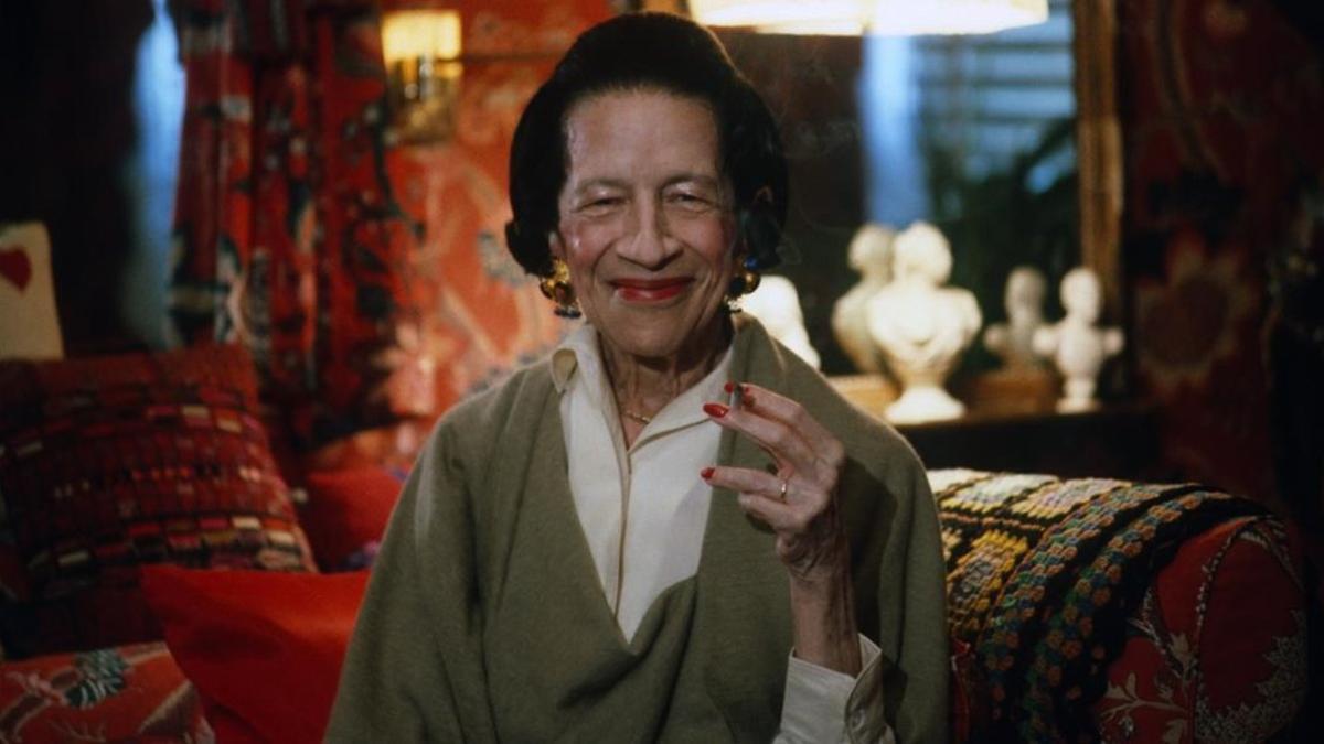 zentauroepp55965755 new york  ny   july 20   diana vreeland posing for a photo o201124194358