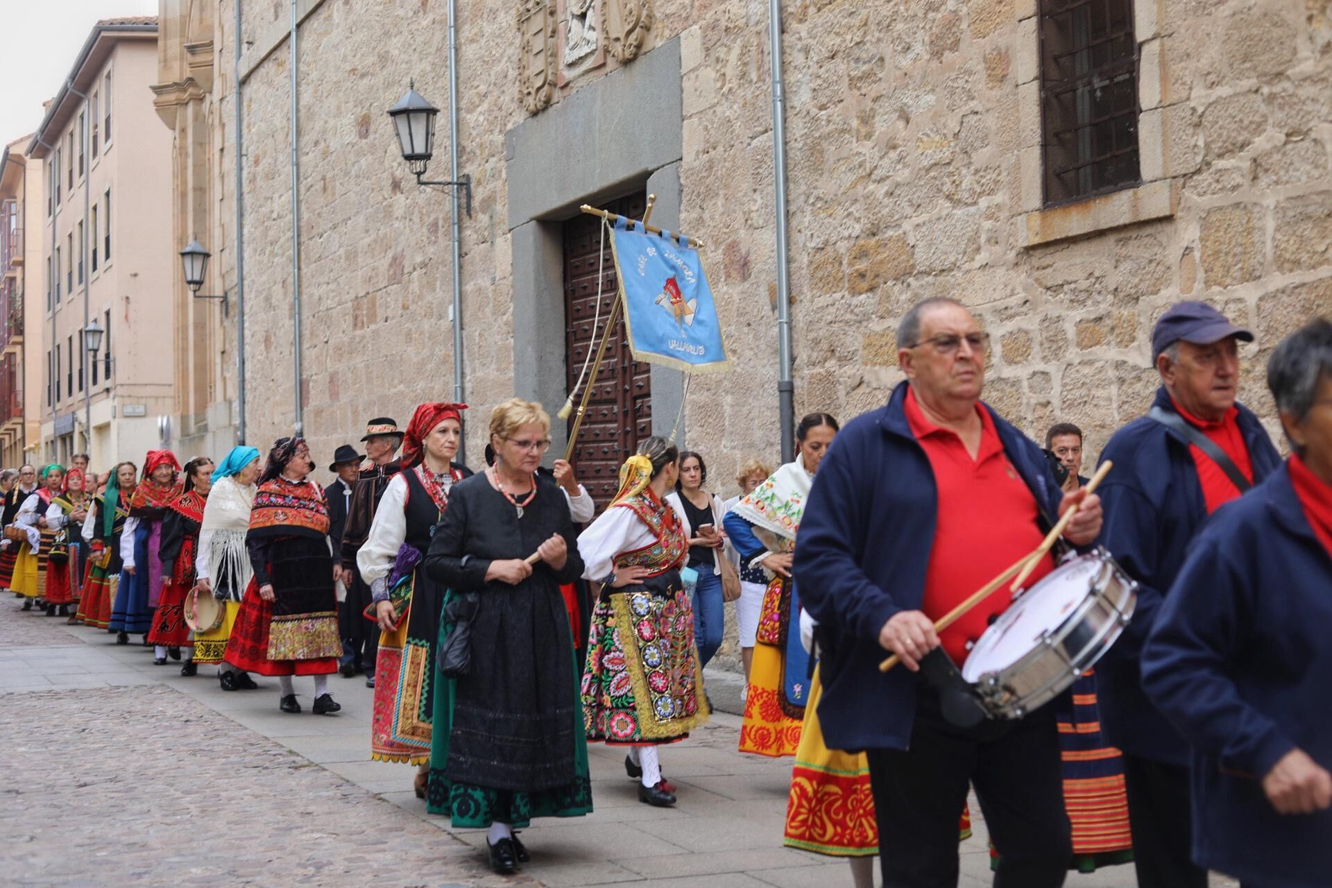 GALERÍA | Desfile de indumentaria tradicional de Zamora en San Pedro