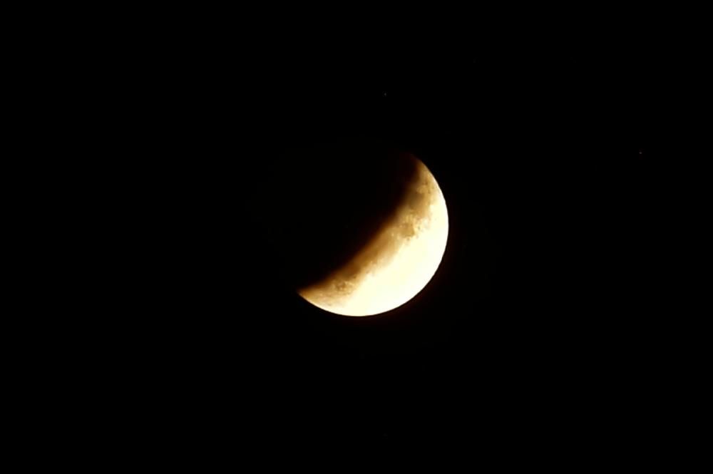 Eclipse lunar visto desde Santa Pola