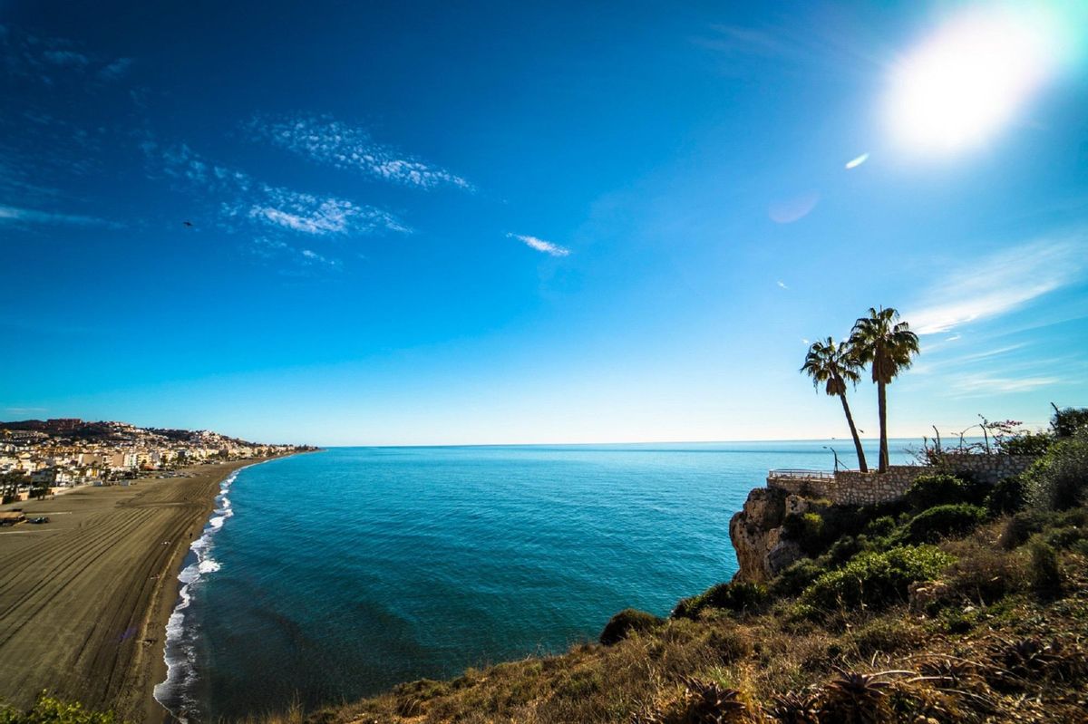Rincón de la Victoria creará una plataforma digital para mejorar la experiencia de los turistas en el municipio.