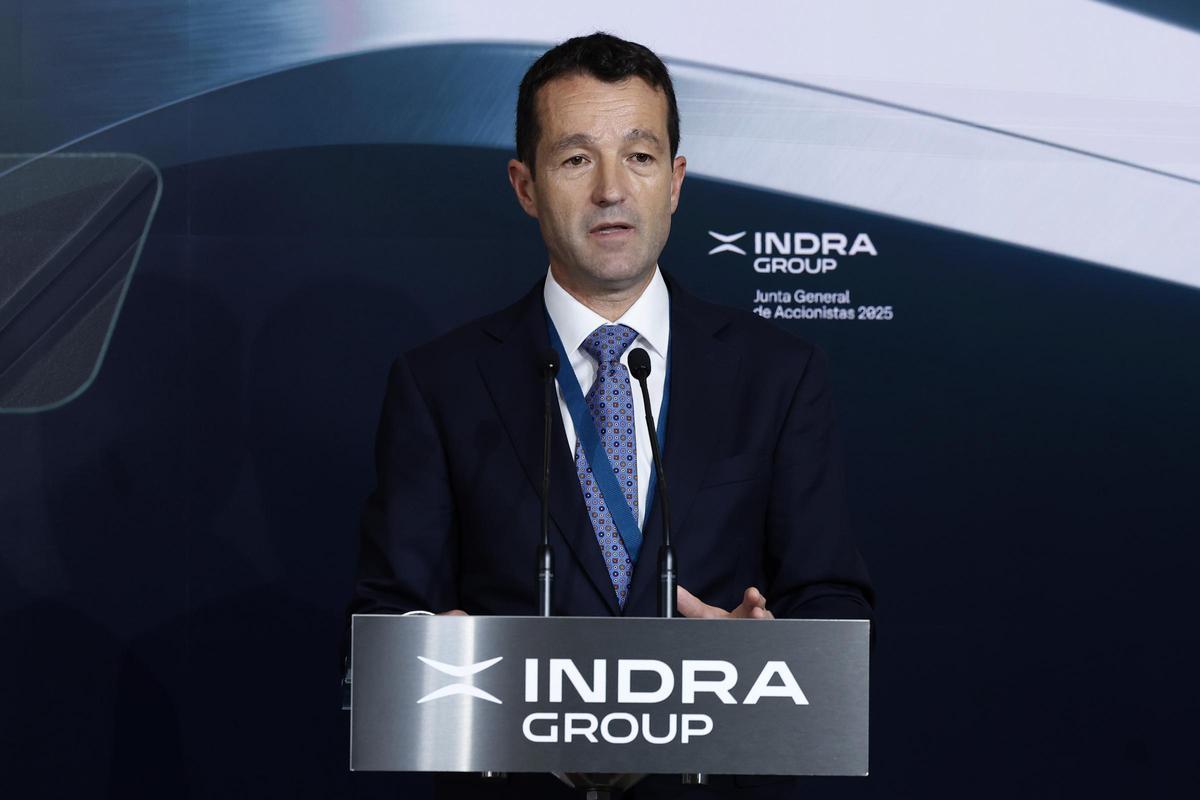 Indra tira endavant  la compra d’Hispasat entre crítiques