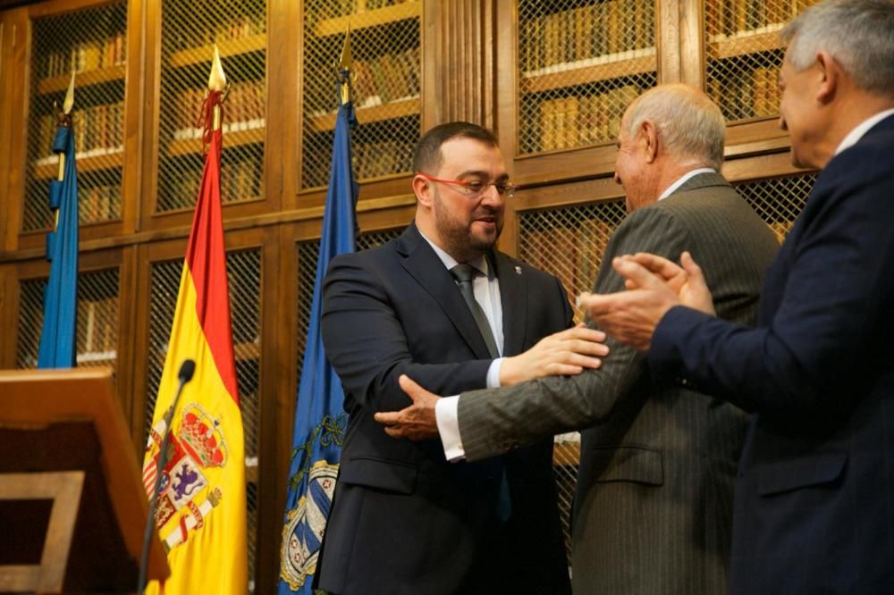 Juan Antonio Pérez Simón asume la presidencia del Consejo Social de la Universidad de Oviedo.