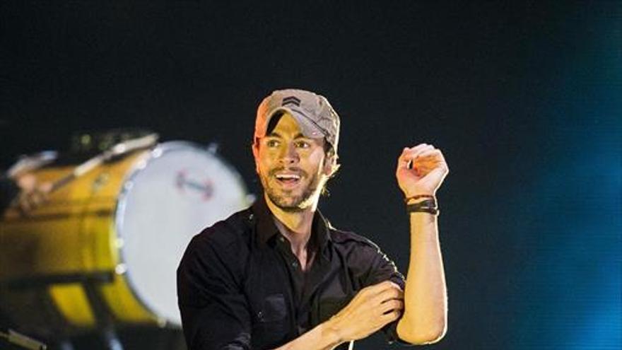 Sonora pitada a Enrique Iglesias en Santander