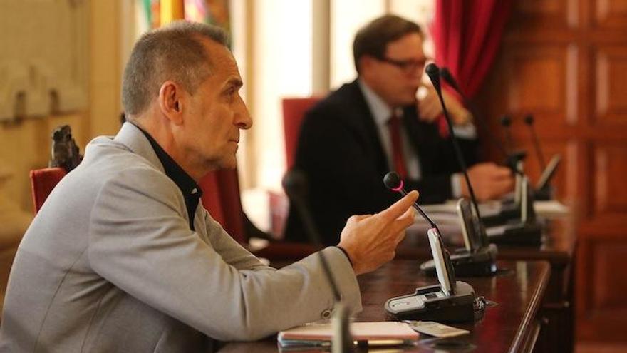 Manuel Belmonte, durante su comparecencia en la comisión de investigación de Limasa.