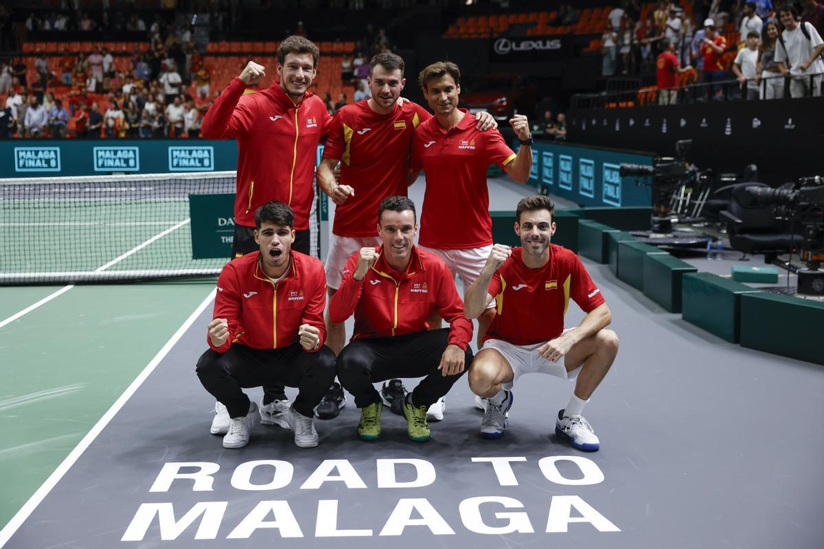 El equipo español de Copa Davis celebra su pase a la siguiente ronda, que se jugará en Málaga,